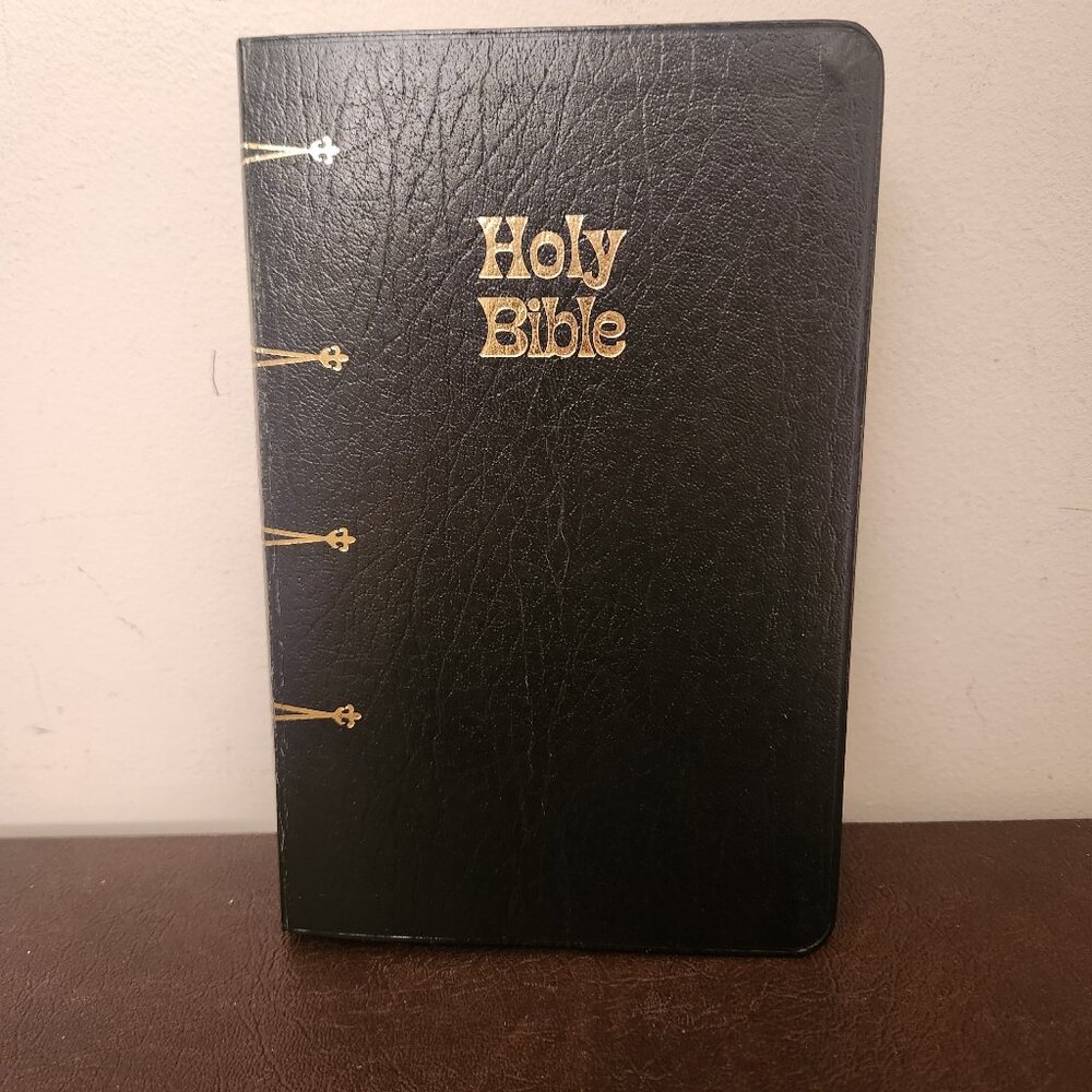 Holy Bible - The American Bible (Thomas Nelson  Publisher)   Used